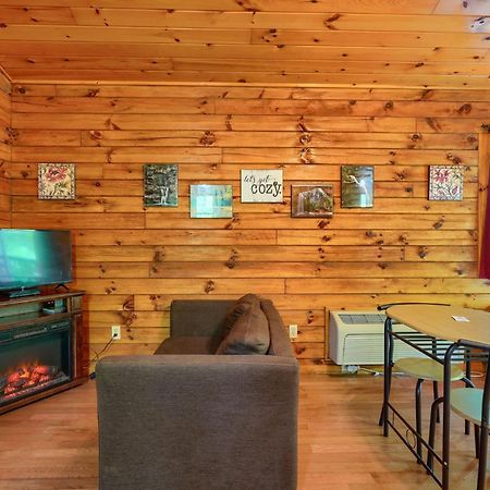Blue Rose Cabins - Cozy Cabin โลแกน ภายนอก รูปภาพ