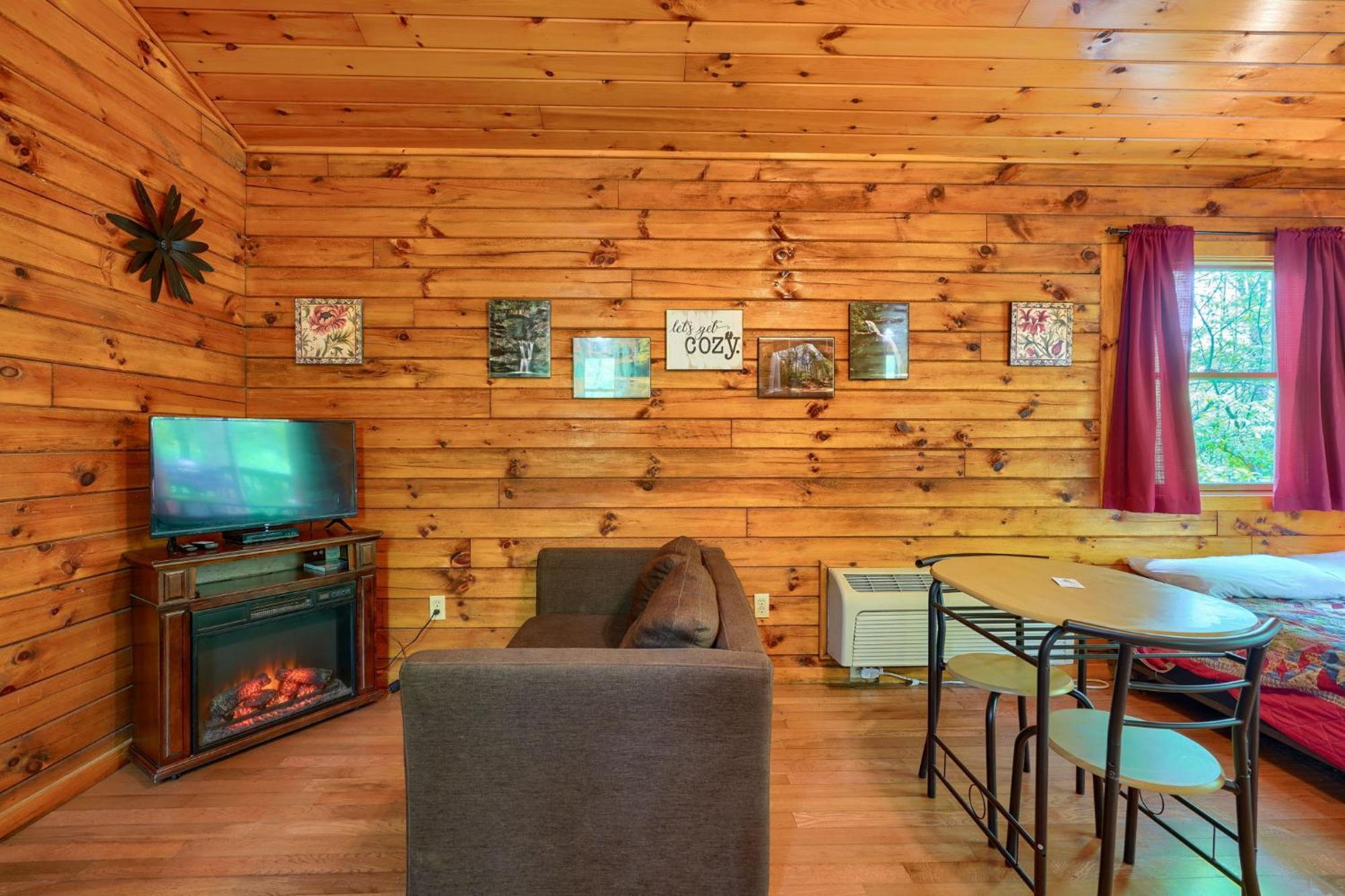 Blue Rose Cabins - Cozy Cabin โลแกน ภายนอก รูปภาพ