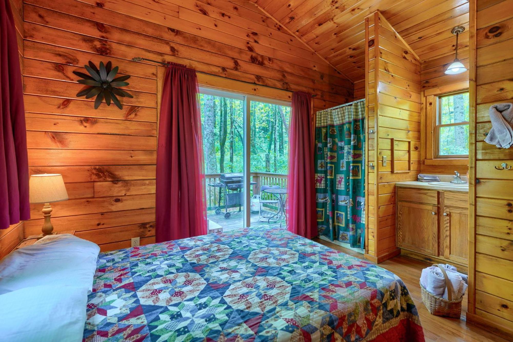 Blue Rose Cabins - Cozy Cabin โลแกน ภายนอก รูปภาพ